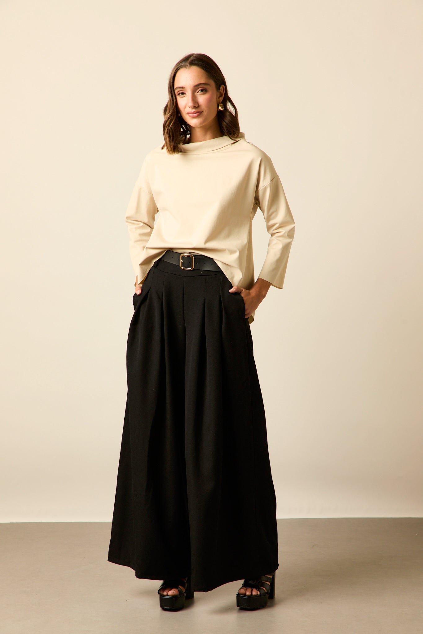Pantalón ancho pinzas negro