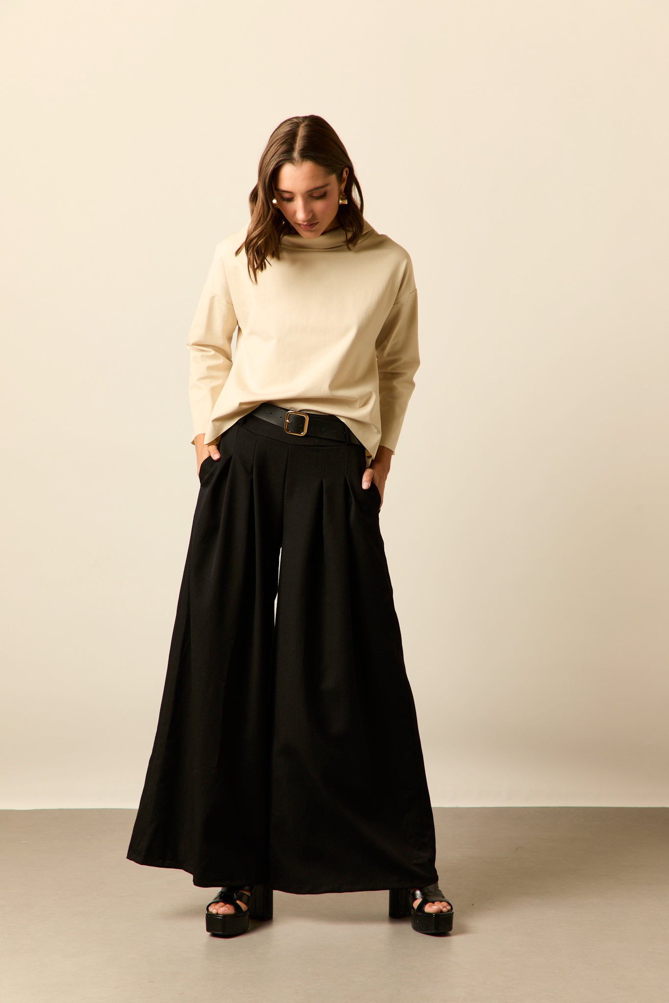 Pantalón ancho pinzas negro