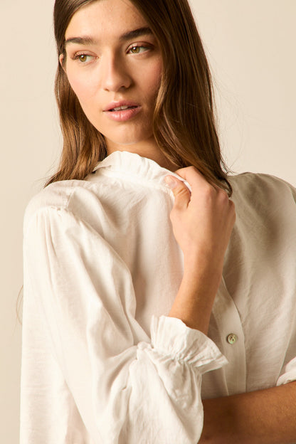 Blusa cuello mao volantes blanca