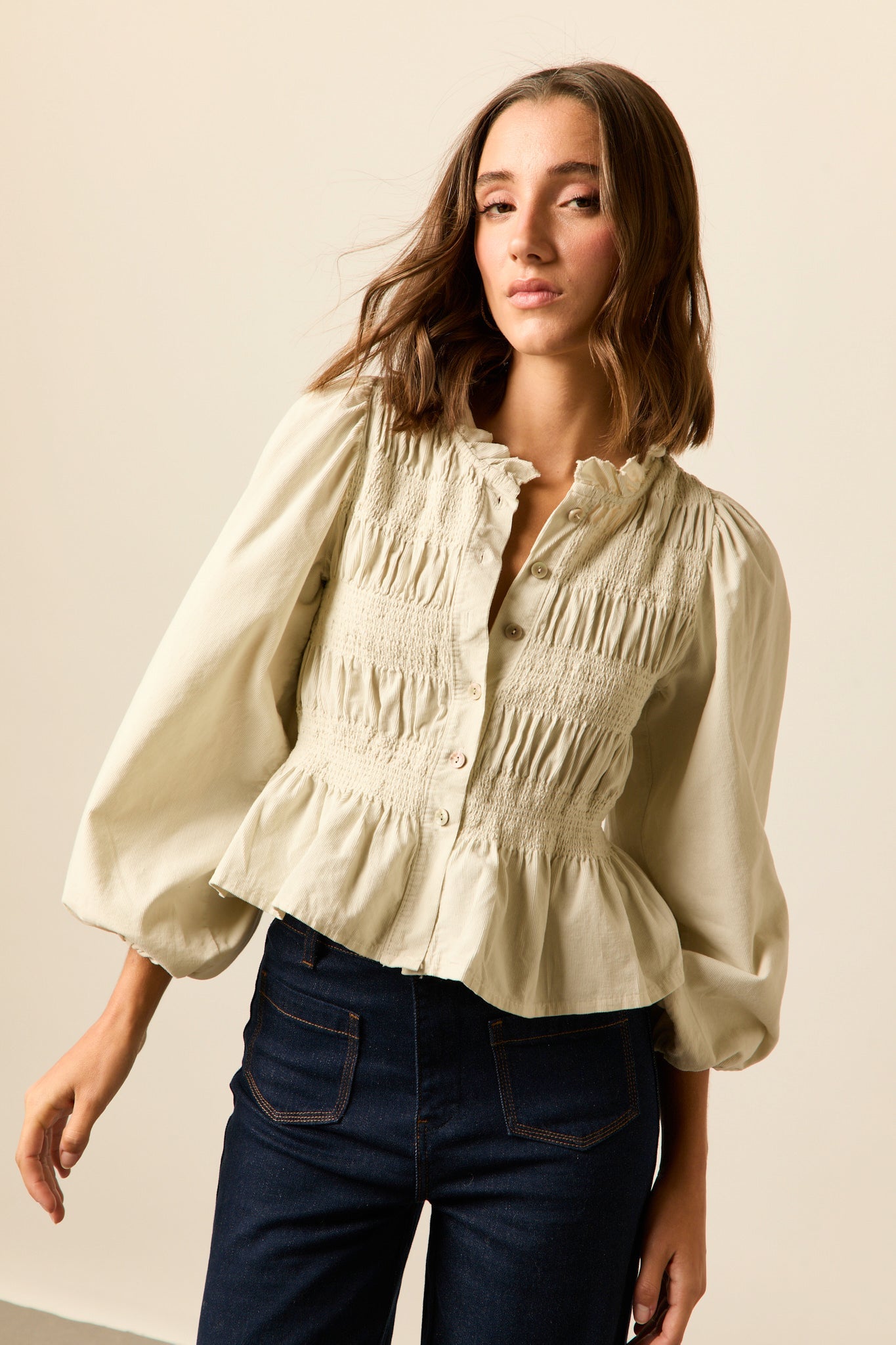 Blusa micropana fruncida beige