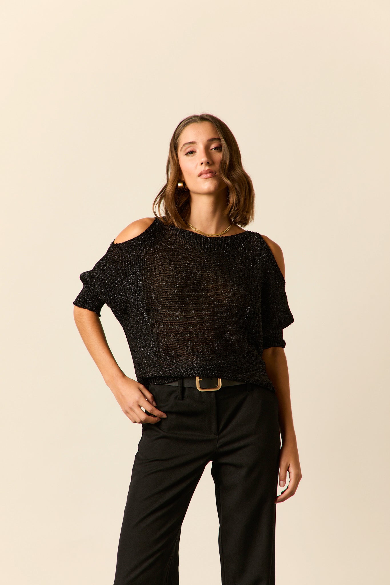 Top de lurex hombros descubiertos negro